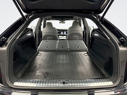 Used 2021 Audi SQ8 Prestige w/ Prestige Package image 25