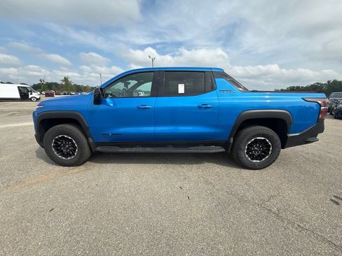 Used 2026 Chevrolet Silverado EV Trail Boss AWD/4WD image 2