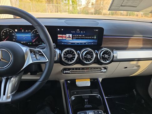 New 2026 Mercedes-Benz GLB 250 image 20