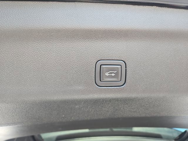 Used 2024 GMC Yukon Denali AWD/4WD image 32