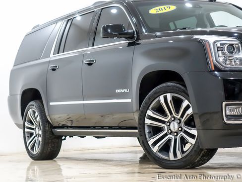 Used 2019 GMC Yukon XL Denali w/ Denali Ultimate Package image 4