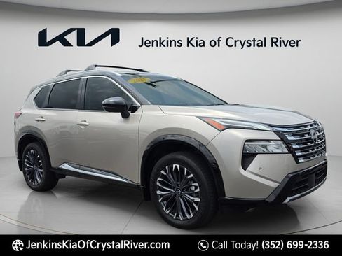Used 2025 Nissan Rogue Platinum w/ Platinum Premium Package AWD/4WD image 2