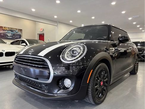 Used 2019 MINI Cooper 2-Door Hardtop w/ Premium Package FWD image 3
