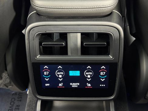 Used 2020 Porsche Taycan Turbo image 36