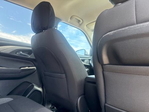 Used 2022 Chevrolet TrailBlazer LT w/ Confidence II Package FWD image 29