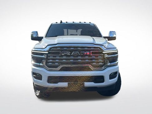 Used 2025 RAM 2500 Limited AWD/4WD image 2