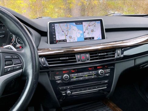Used 2018 BMW X5 xDrive35i w/ M Sport Package AWD/4WD image 7