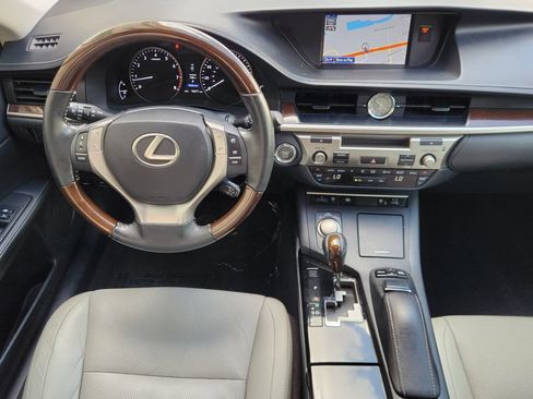 Used 2014 Lexus ES 350 w/ Luxury Package FWD image 29