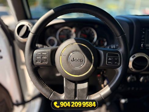 Used 2017 Jeep Wrangler Unlimited Sahara w/ Connectivity Group AWD/4WD image 16