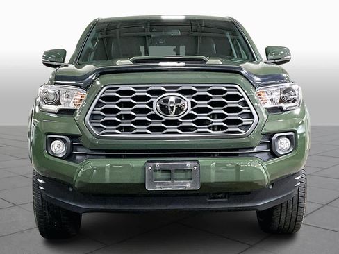 Used 2021 Toyota Tacoma TRD Sport w/ Technology Package image 3