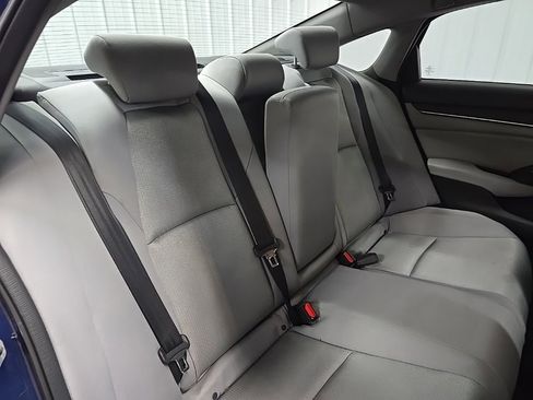 Used 2018 Honda Accord EX image 17