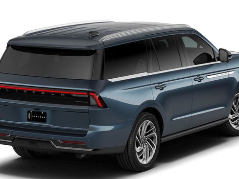 New 2027 Lincoln Navigator Reserve AWD/4WD image 3