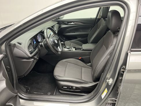 Used 2018 Buick Regal Preferred w/ Driver Confidence Package #1 image 7