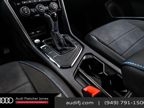 Used 2024 Volkswagen Taos SE image 6