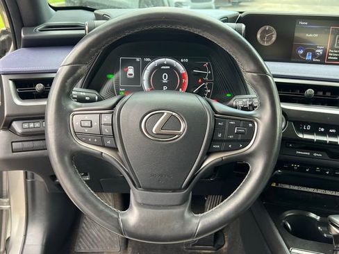 Used 2022 Lexus UX 250h w/ Premium Package image 31