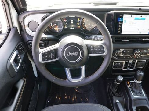 Used 2024 Jeep Wrangler Sahara image 18