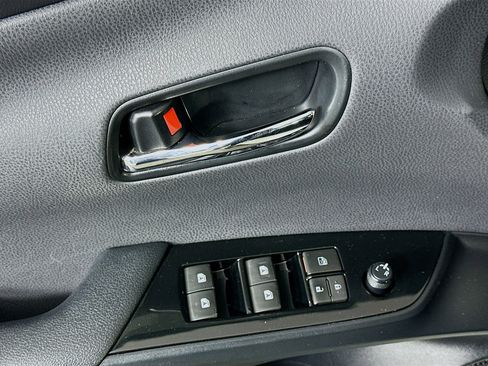 Used 2016 Toyota Prius Four image 15