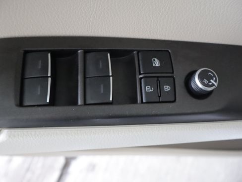 Used 2023 Toyota Camry XLE AWD/4WD image 11