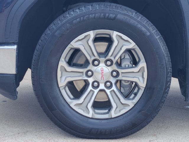 Used 2025 GMC Sierra 1500 SLT RWD image 10