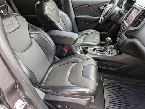 Certified 2023 Jeep Cherokee Altitude Lux w/ Mopar Interior Package AWD/4WD image 33