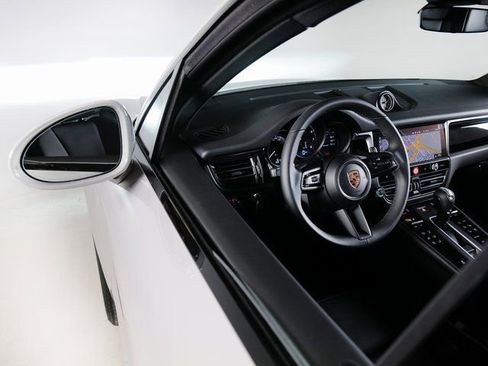 Certified 2026 Porsche Macan AWD/4WD image 26