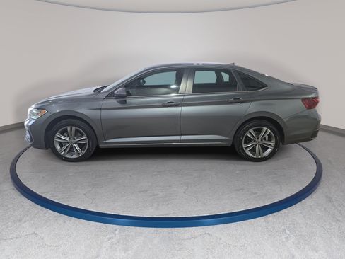 Used 2023 Volkswagen Jetta SE FWD image 9