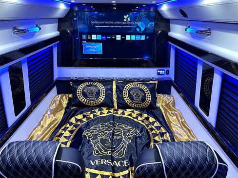 Used 2023 Mercedes-Benz Sprinter 3500 image 5