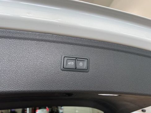 Used 2024 Audi SQ5 Premium Plus w/ Premium Plus Package AWD/4WD image 19