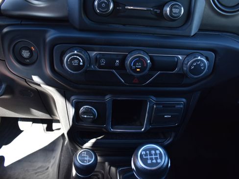 Used 2020 Jeep Wrangler Sport image 21