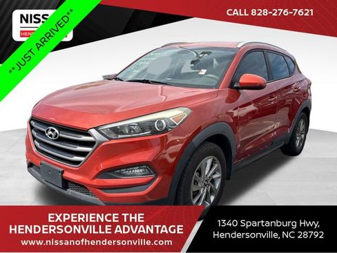 Used 2016 Hyundai Tucson SE w/ Option Group 02 AWD/4WD image 1