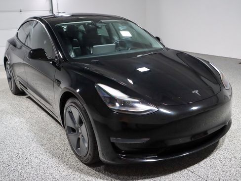 Used 2022 Tesla Model 3 Long Range AWD/4WD image 5