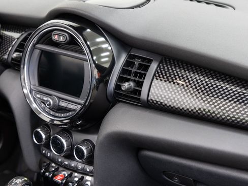 Used 2019 MINI Cooper S image 21