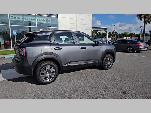 Used 2025 Nissan Kicks S image 34