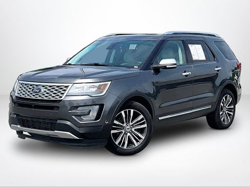 Used 2017 Ford Explorer Platinum AWD/4WD image 2