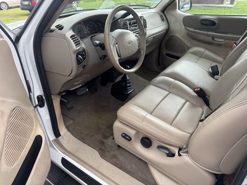 Used 2002 Ford F150 Lariat image 12