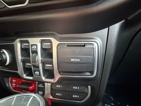 Used 2020 Jeep Gladiator Rubicon AWD/4WD image 27