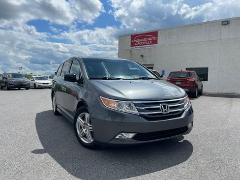 Used 2011 Honda Odyssey Touring image 2