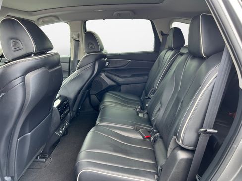 Used 2023 Acura MDX SH-AWD w/ Advance Package image 16