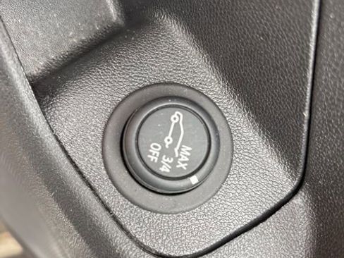 Used 2022 GMC Terrain SLT image 17