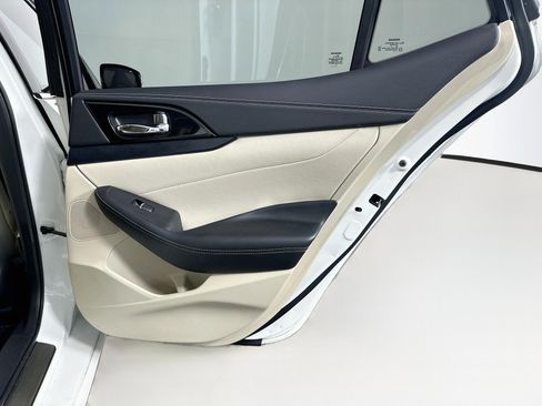 Used 2023 Nissan Maxima Platinum w/ Sport Mat Group FWD image 30
