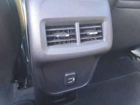 Certified 2024 Chevrolet Equinox LT FWD image 19