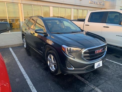 Used 2018 GMC Terrain SLE image 1