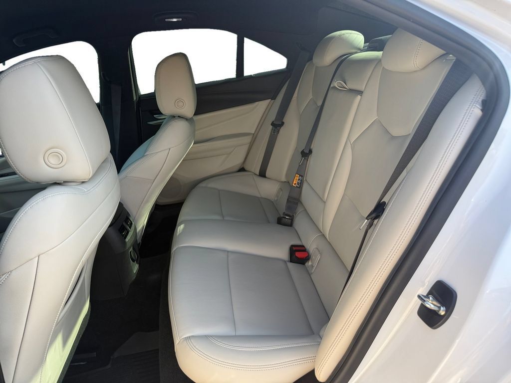 Used 2023 Cadillac CT4 Luxury RWD image 13