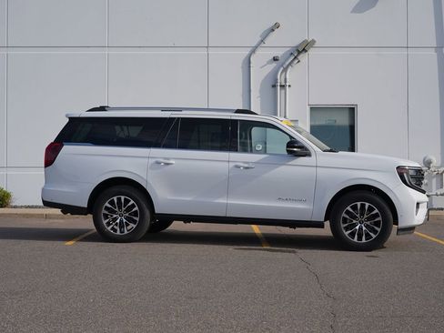 Used 2025 Ford Expedition Max Platinum AWD/4WD image 2
