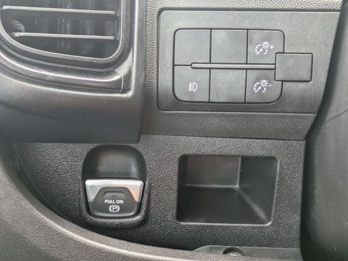 Used 2025 RAM ProMaster 2500 w/ Convenience Group FWD image 24