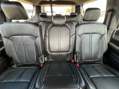 Used 2023 Jeep Wagoneer L Series II image 26