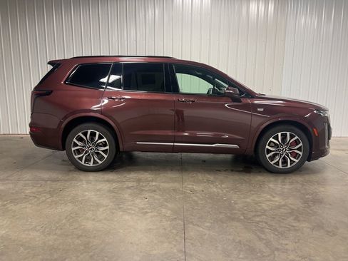 Used 2023 Cadillac XT6 Sport w/ Technology Package image 2