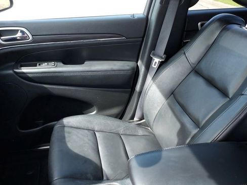 Used 2022 Jeep Grand Cherokee Limited image 17