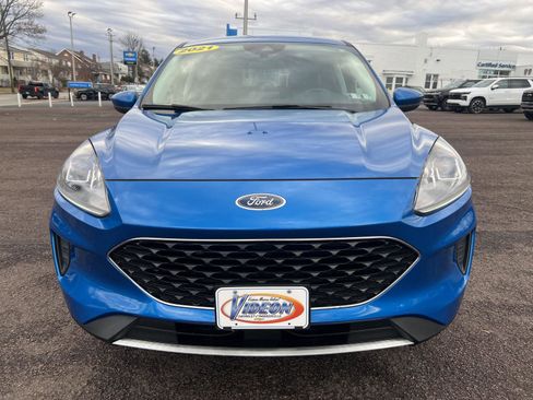 Used 2021 Ford Escape SE w/ Convenience Package image 2