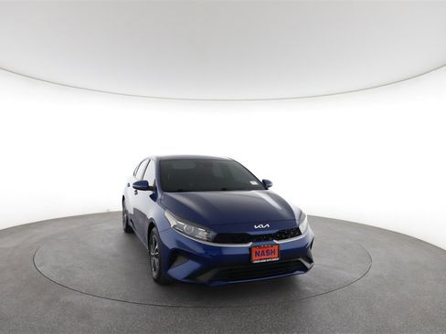 Used 2024 Kia Forte LXS w/ LXS Technology Package image 3